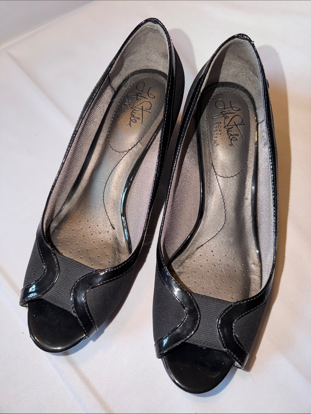 Life Stride Black Peep Toe Kitten Heel Pumps Women's Size 9